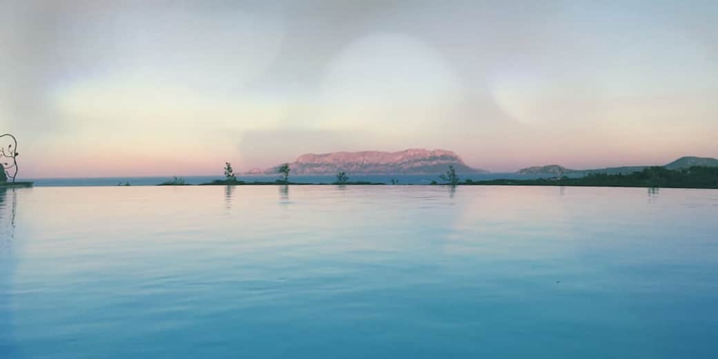 Piscina, vista Tavolara