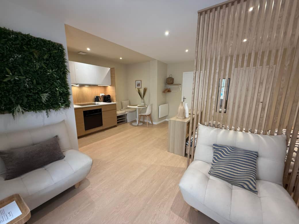 Fully equipped kitchen, kitchen area