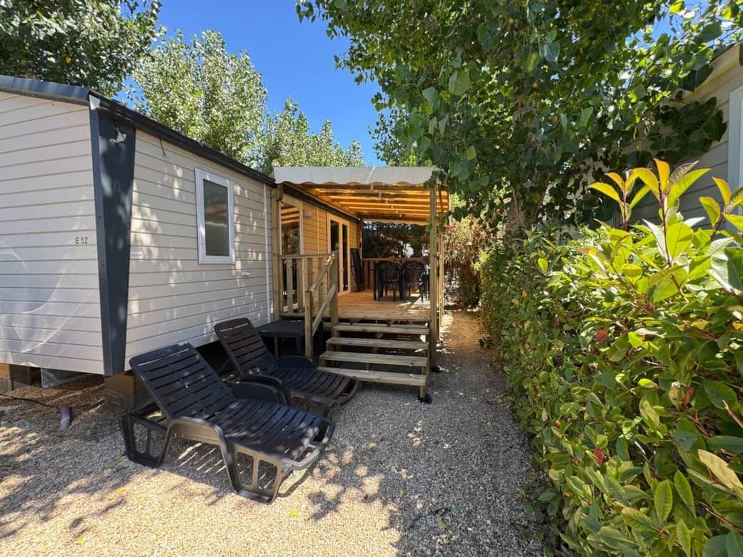 Terrasse extérieure du mobil-home