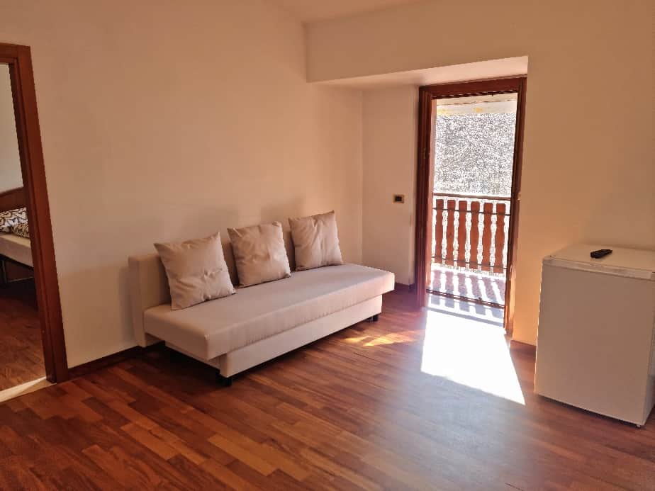 soggiorno con divano letto 