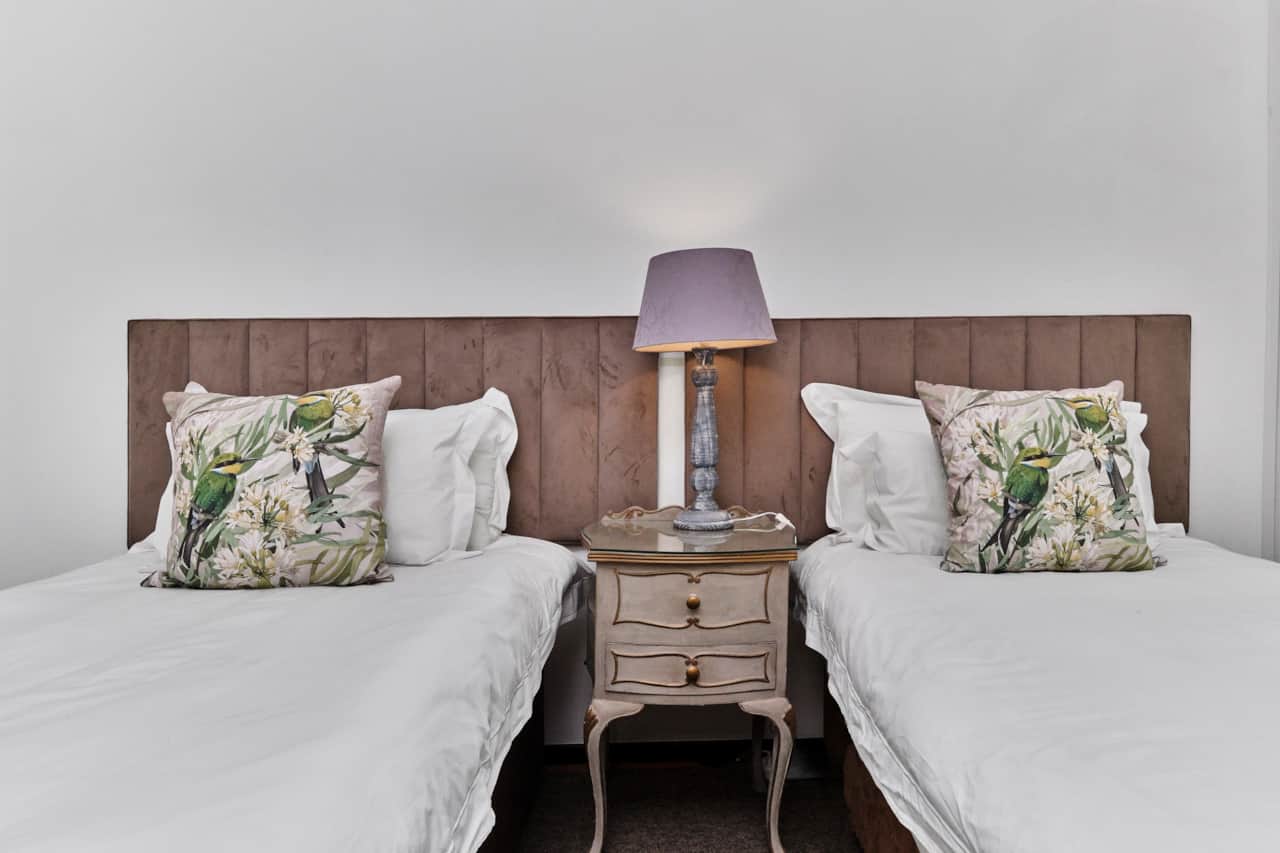 The Manor - 2nd Bedroom - The Tudor Suite - L66