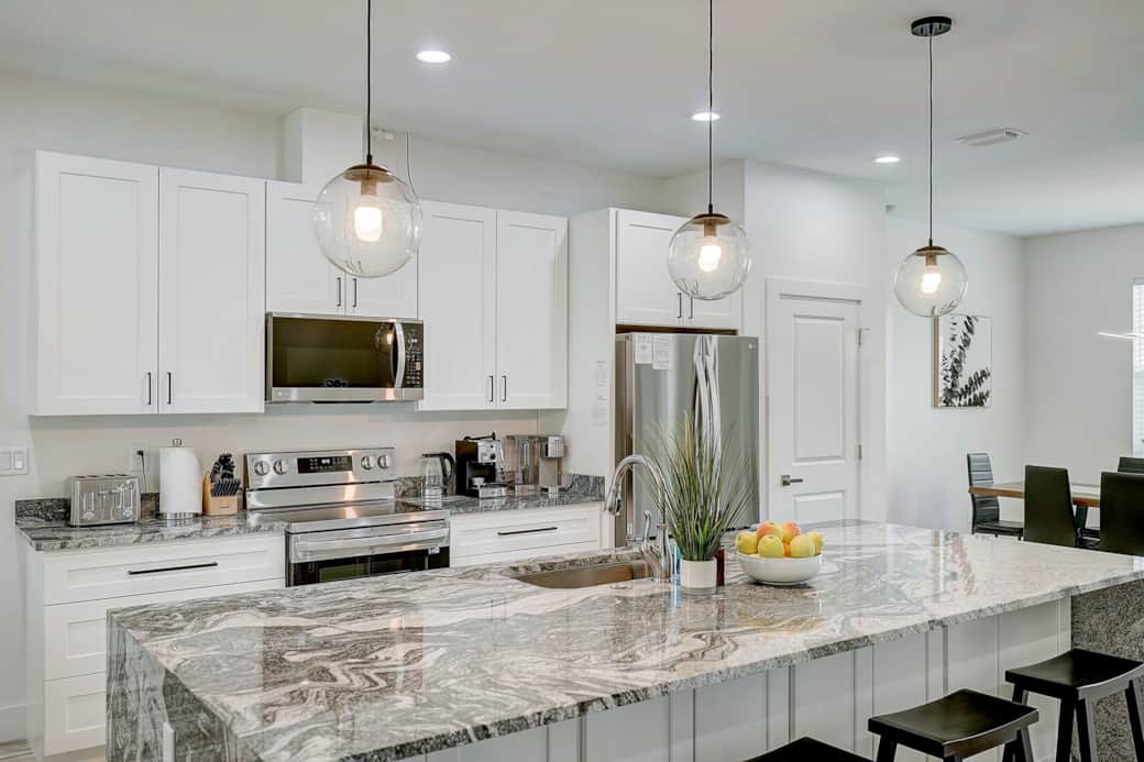 Fully Stocked Kitchen!