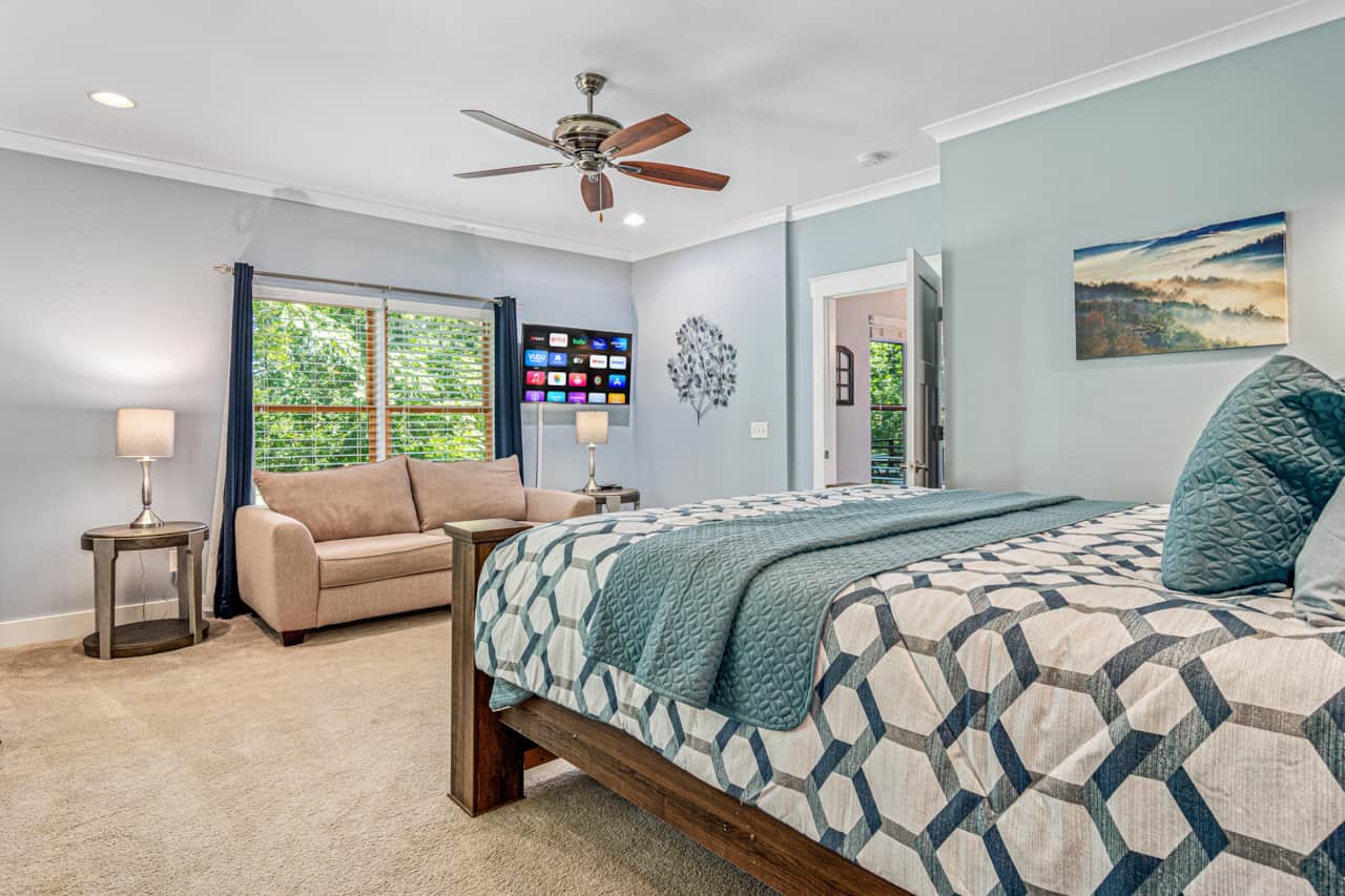 Master King Bedroom suite with en-suite bathroom and Couch