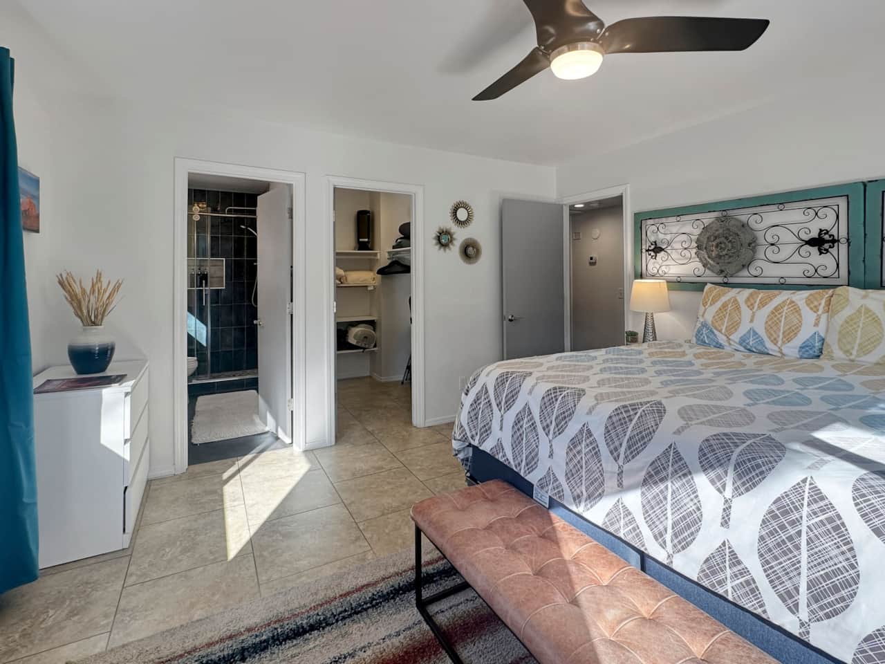 "Uptown House"- Master Bed
