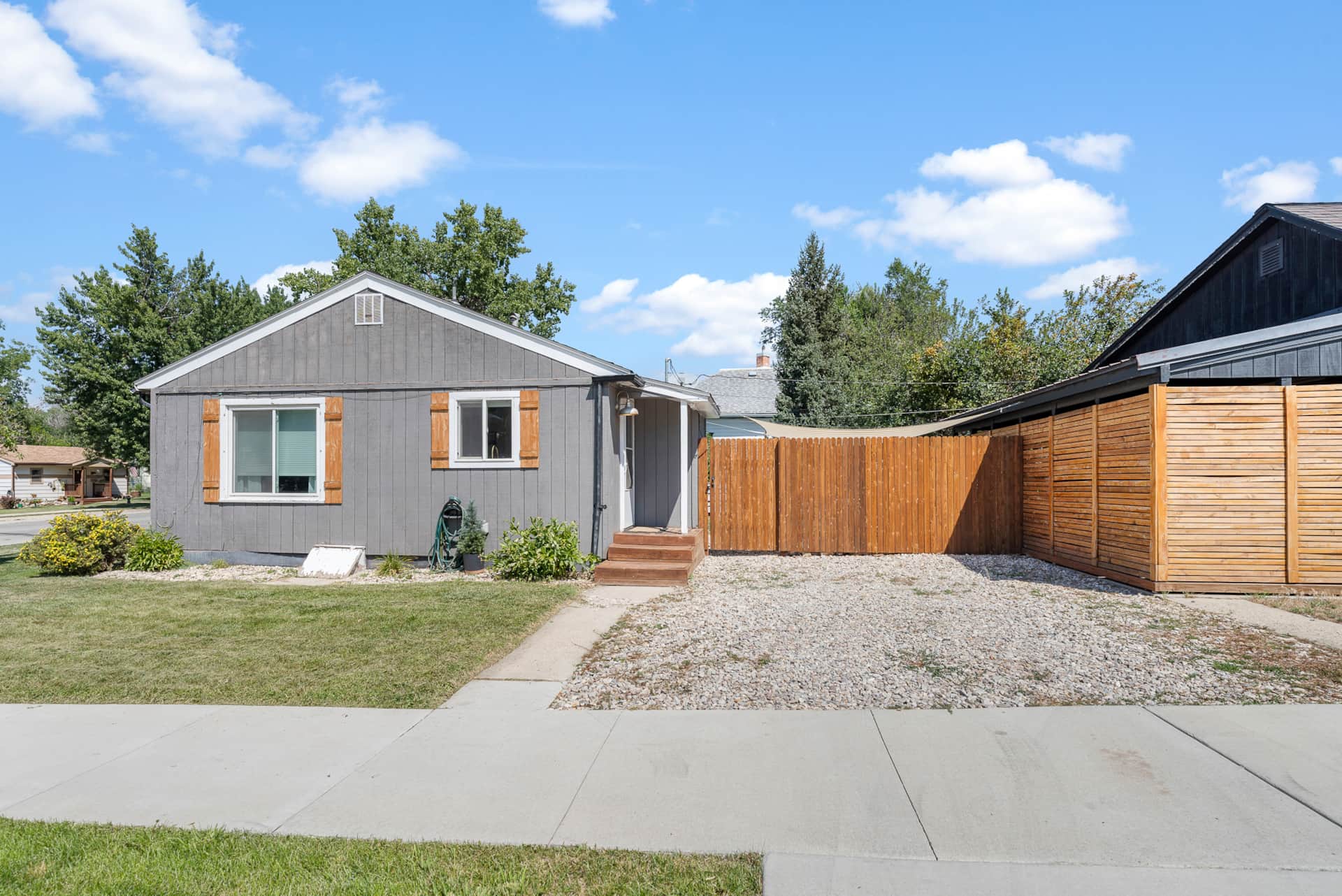 Emerald City Bungalow bedroom detail