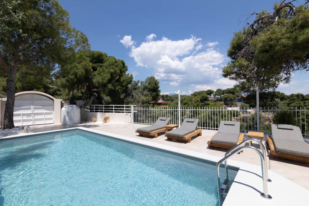 Villa AERIA luxury loungers Villa AERIA luxury loungers