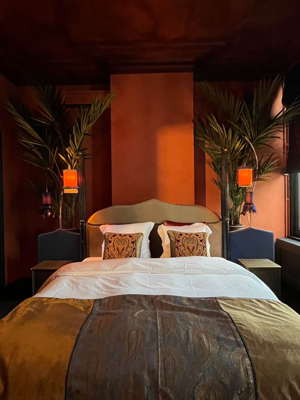kingsize bed