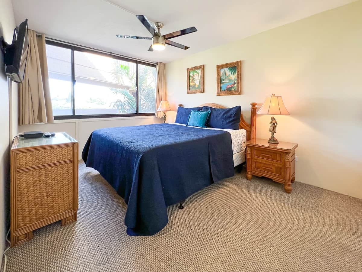 Main bedroom with a king size bed