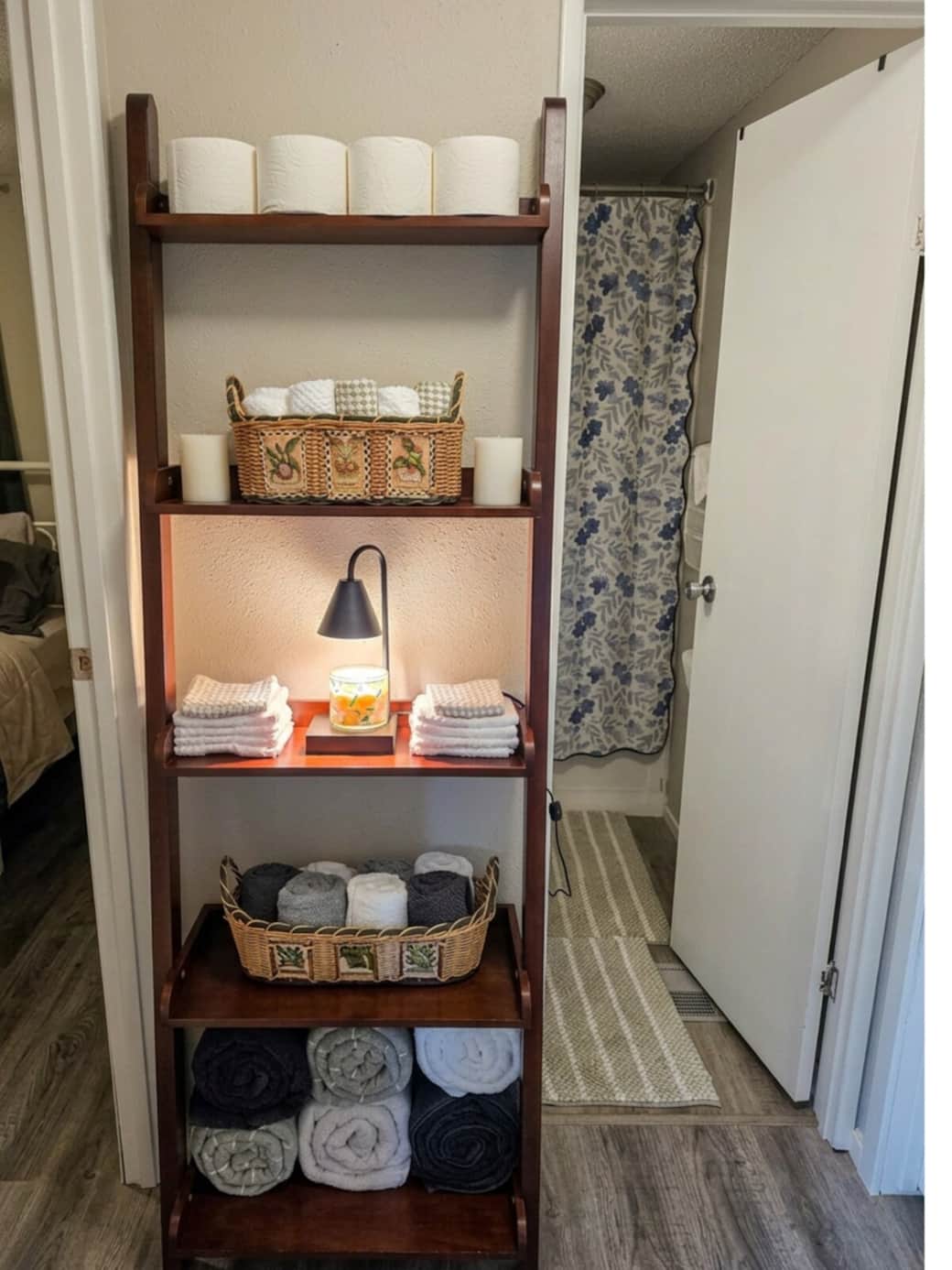 Additional toiletries and towels