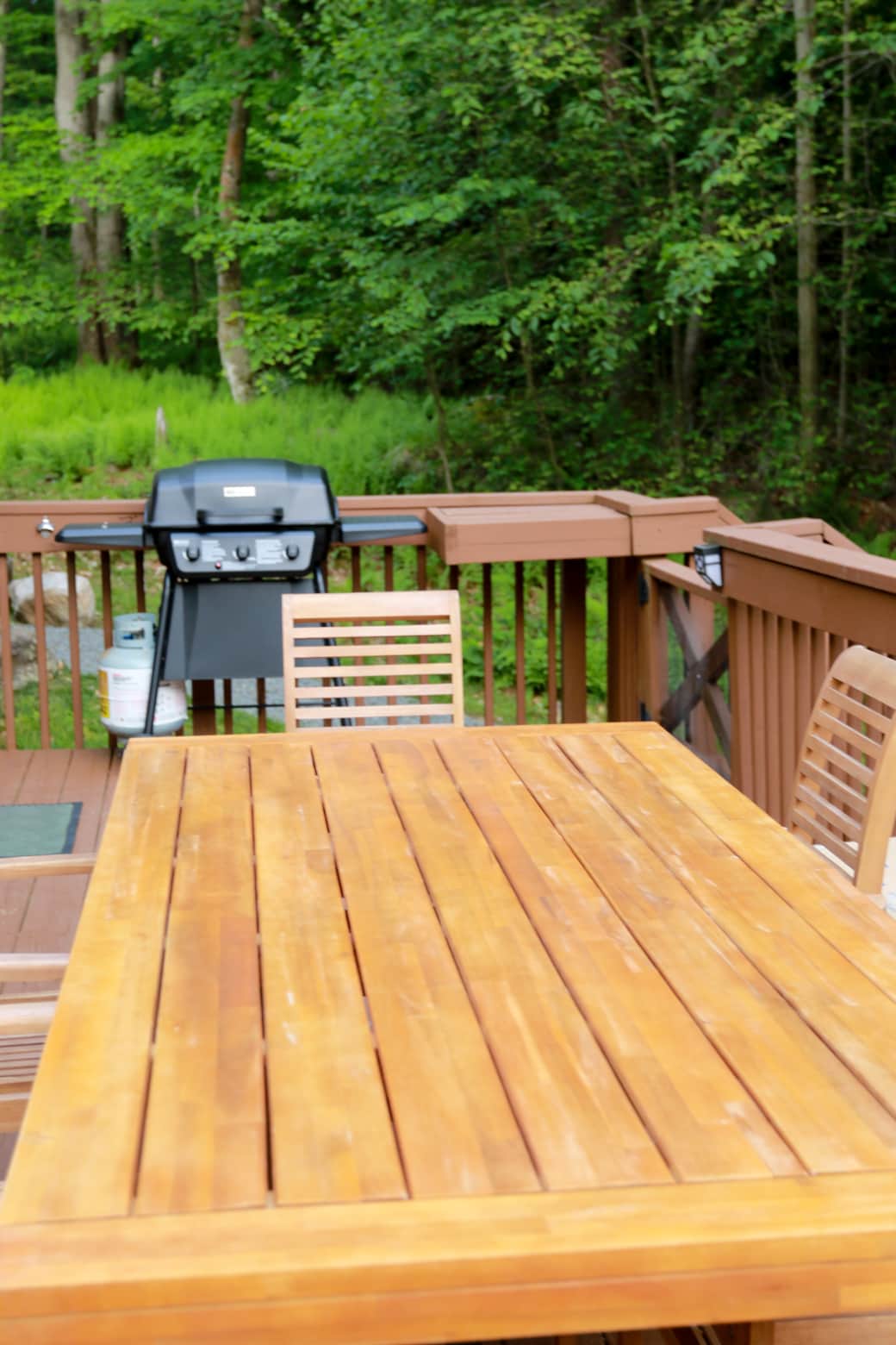 Outdoor dining and grill area
