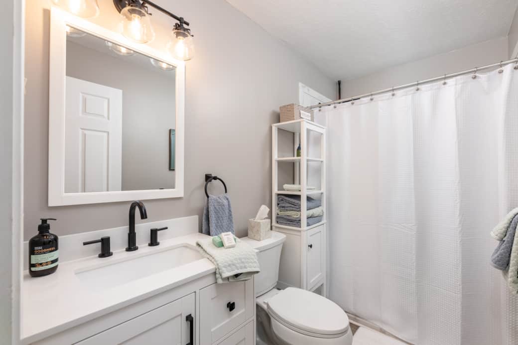 115WeirsRdUnit206BGilford 19 115WeirsRdUnit206BGilford 19