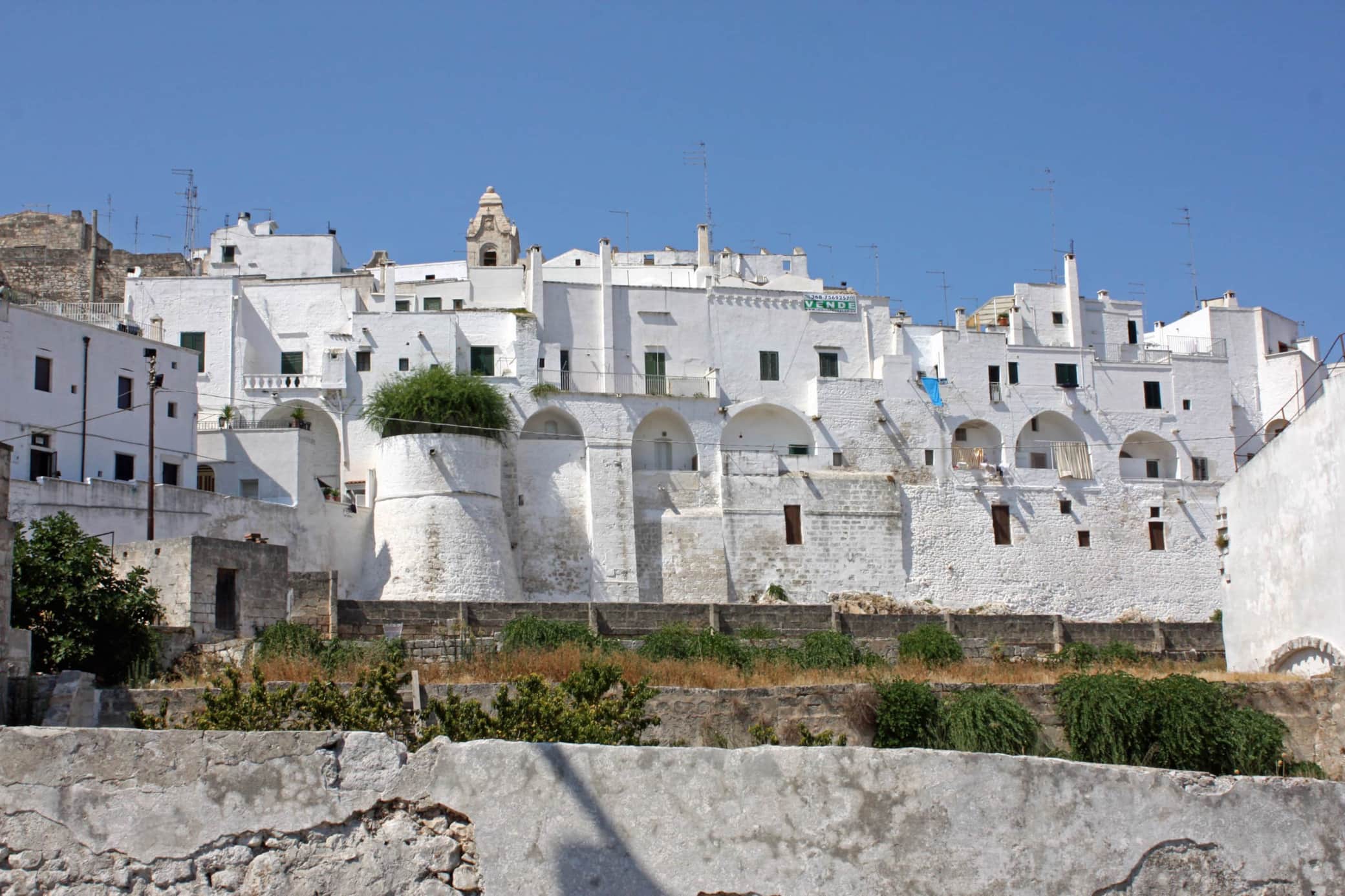 Ostuni. Foto von Carlo Pelagalli aus Wikimedia Commons. Lizenz: CC BY-SA 3.0