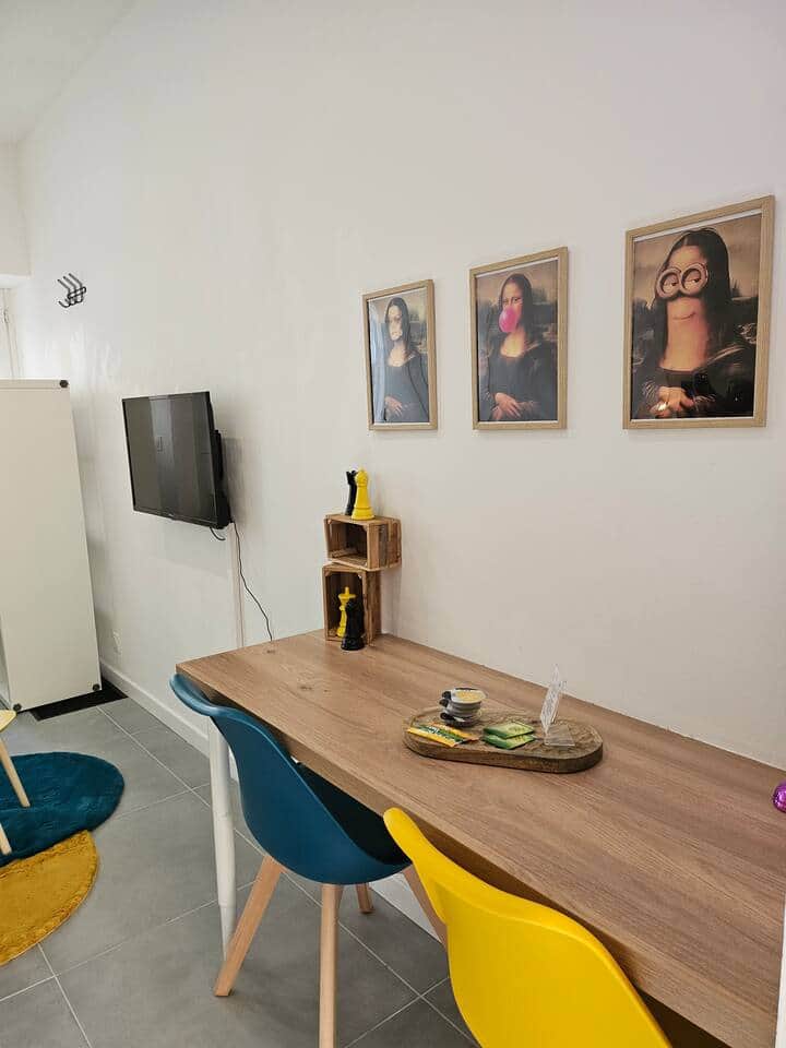 Salon/ espace repas Salon/ espace repas