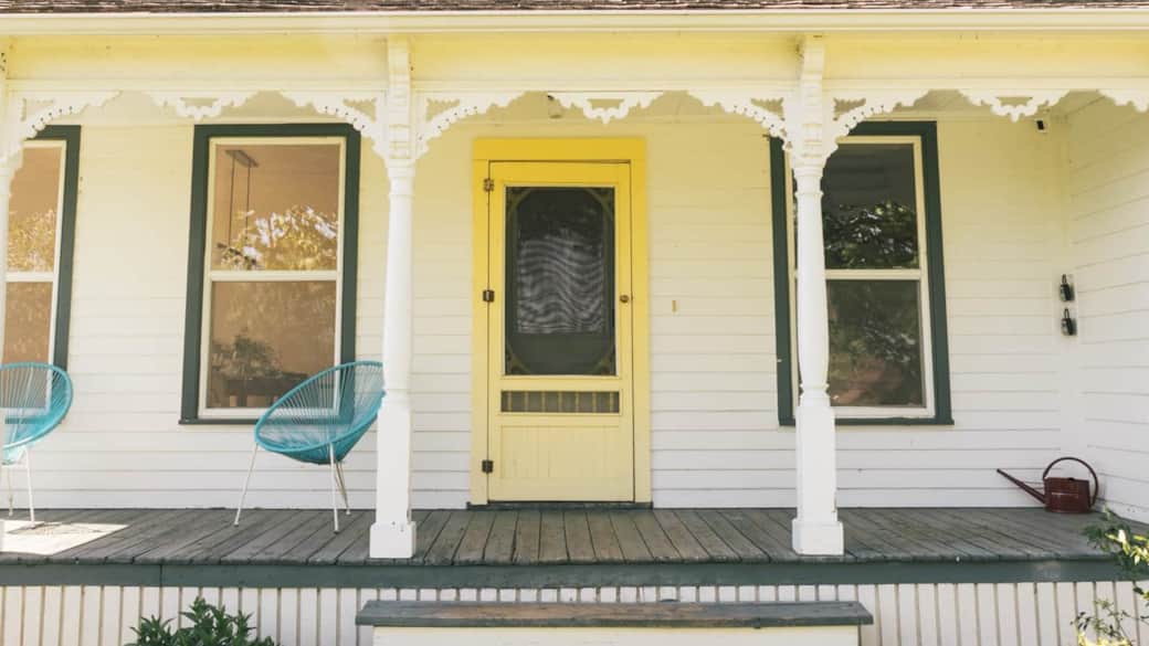 The Farmhouse Retreat - Prince Edward County - Front Porch The Farmhouse Retreat - Prince Edward County - Front Porch