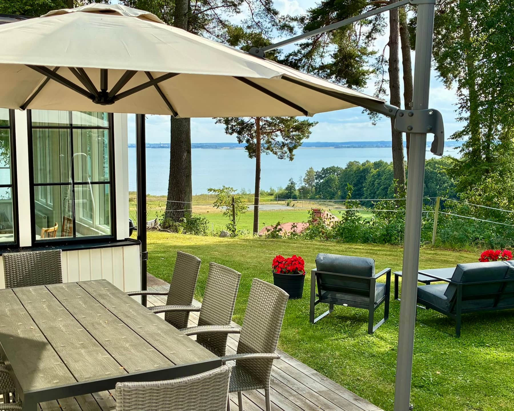 Flygeln at Flemma Gård overlooking Lake Roxen