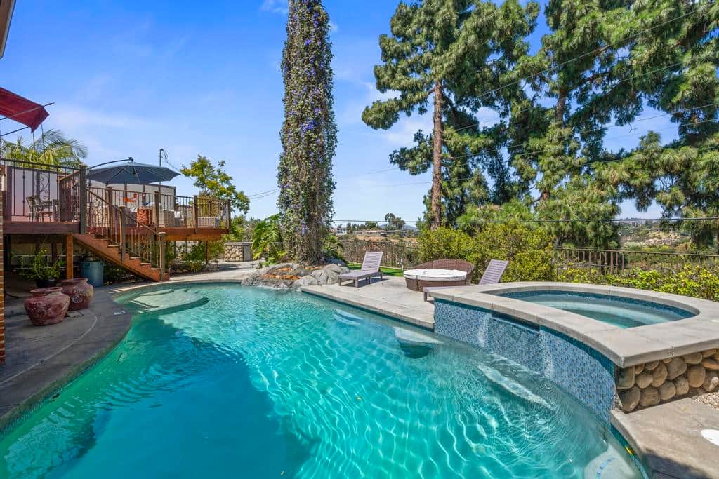 Backyard - Kensington Canyon - Celebrity Vacation Homes Backyard - Kensington Canyon - Celebrity Vacation Homes