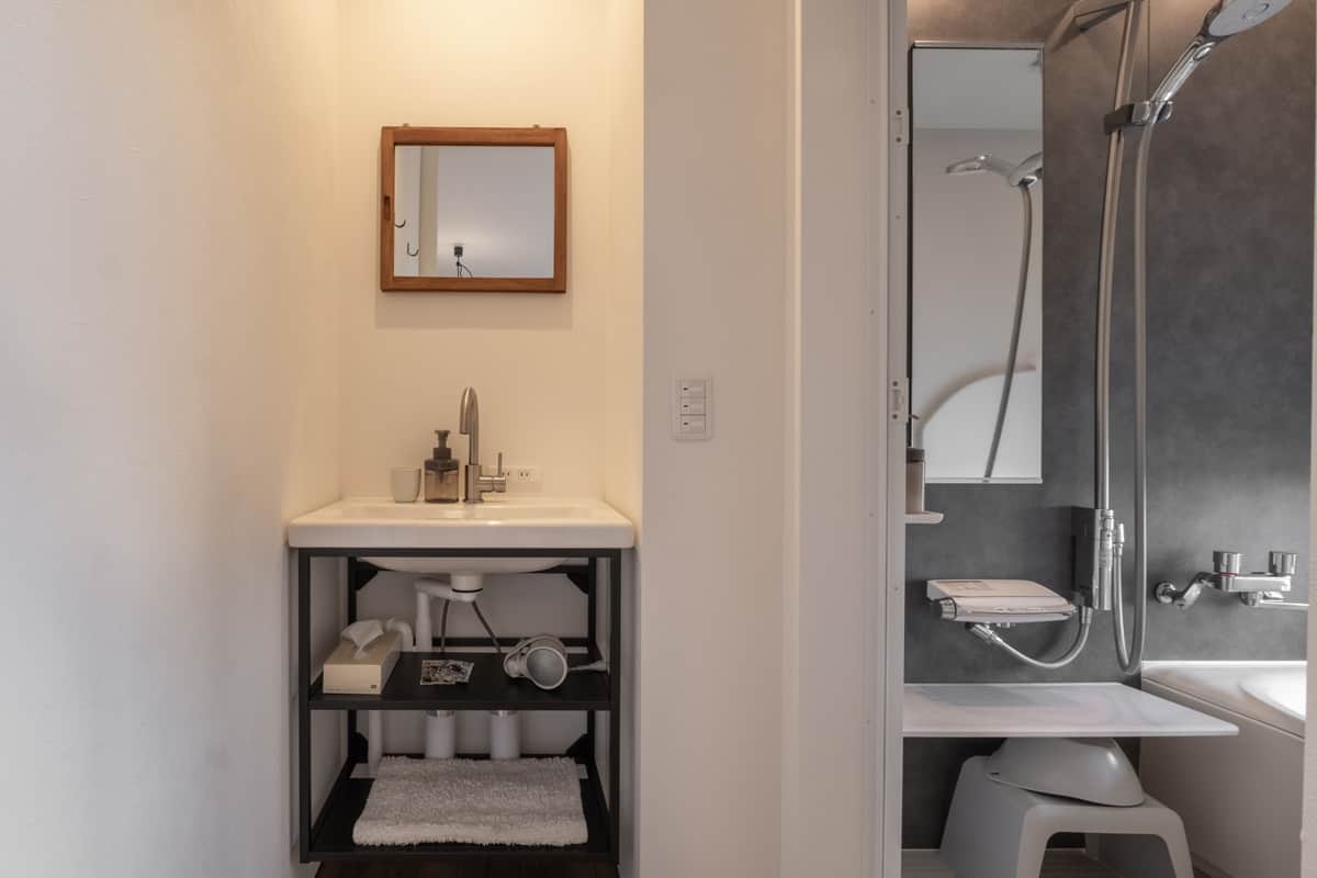 茜Akane 2-bedroom suite bathroom area