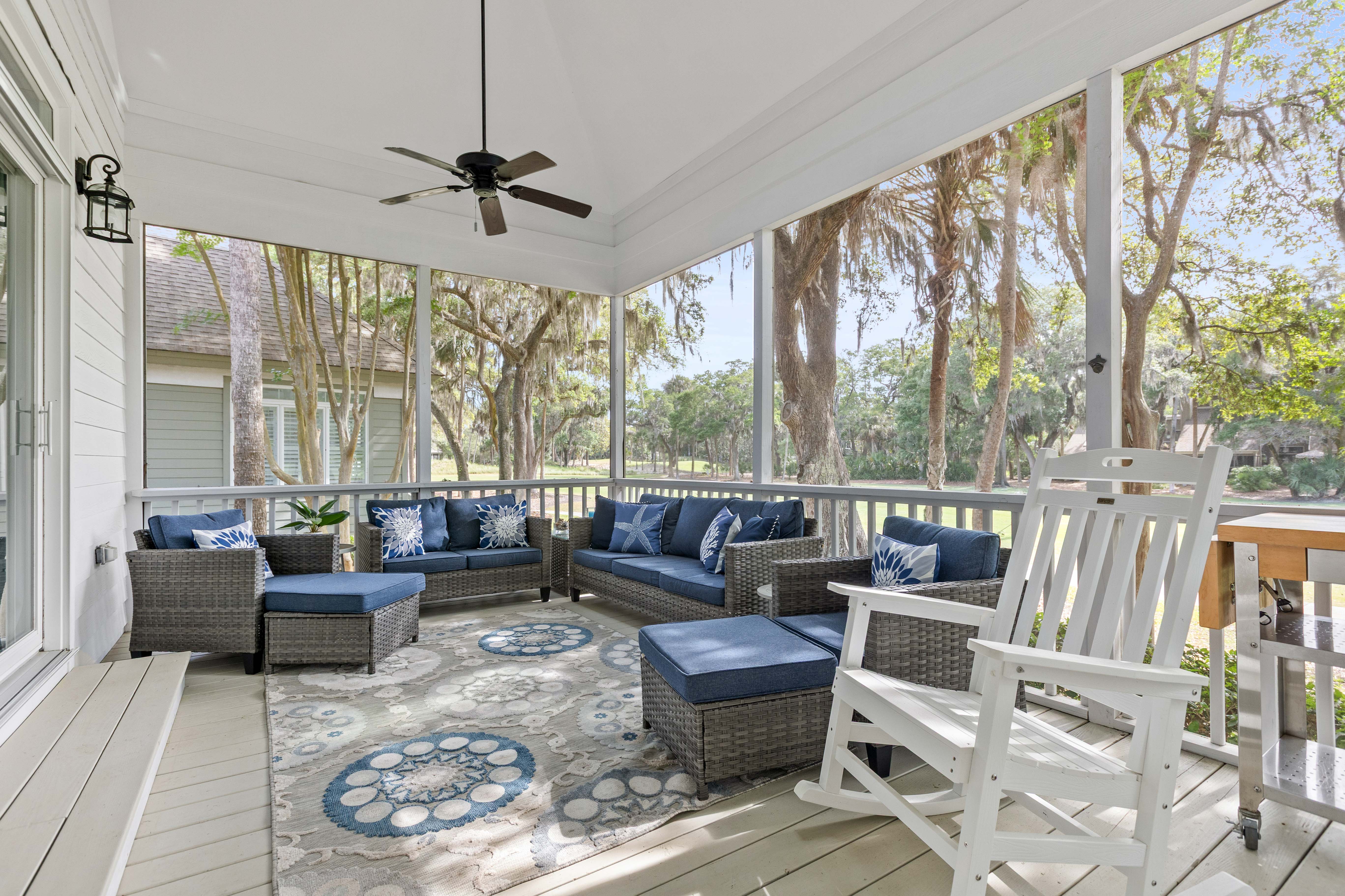 Screened in porch