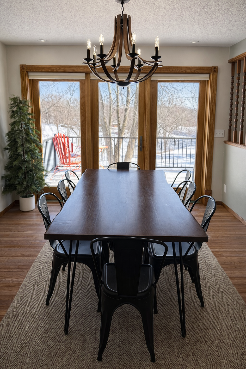 Dining area with easy access to outdoor deck.