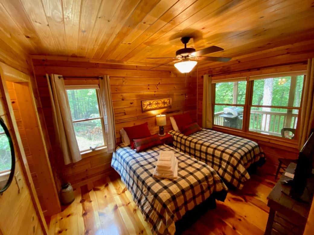 Two twin beds in the guest bedroom