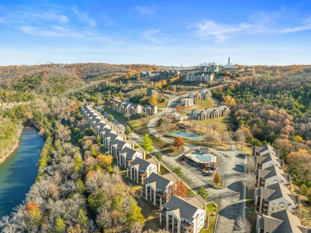 Gorgeous resort community with pool!