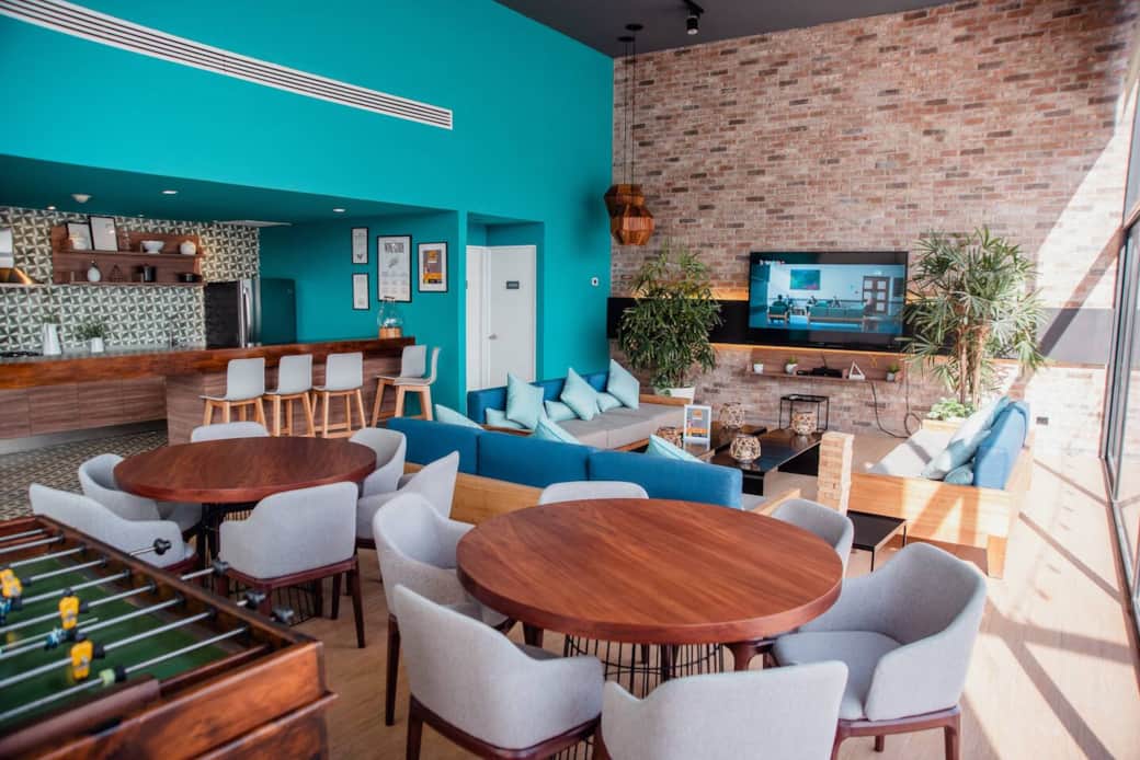 Building Amenities  - Entertaining Social Lounge
