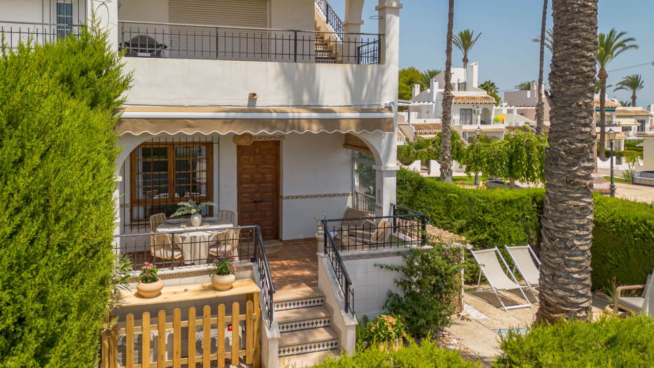 Casa Solf Villamartín – alojamiento vacacional con jardín privado en Orihuela Costa