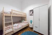 4. Habitación para 3 personas en zona Gran vía