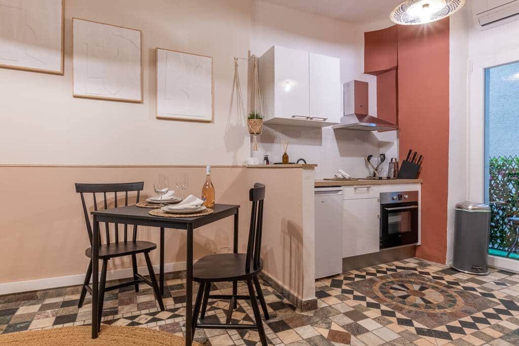 Dining corner and kitchen Dining corner and kitchen