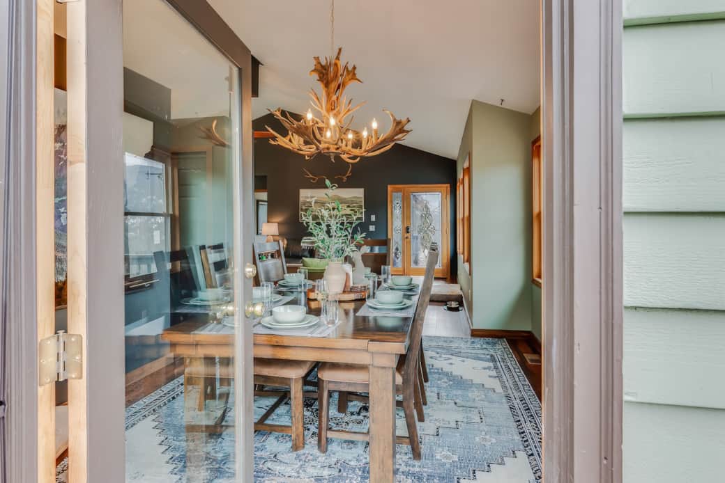 Make memories dining with loved ones surrounded by authentic mountain decor!