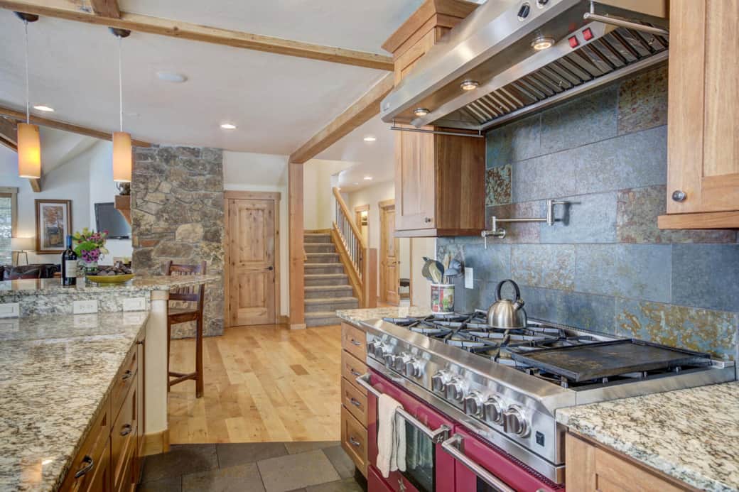 Gourmet kitchen