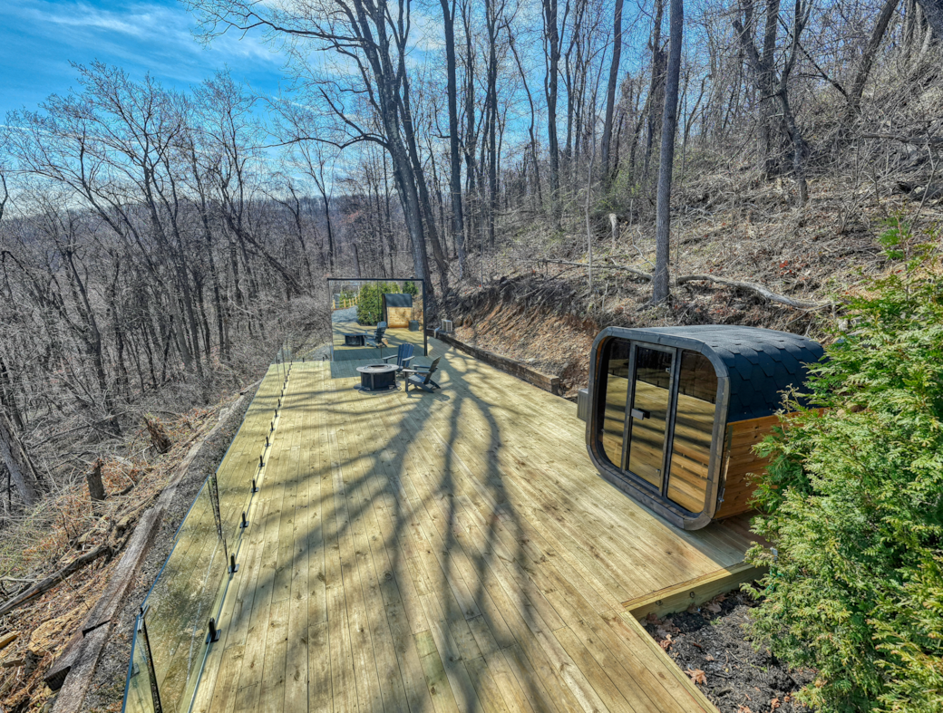 825 square foot deck