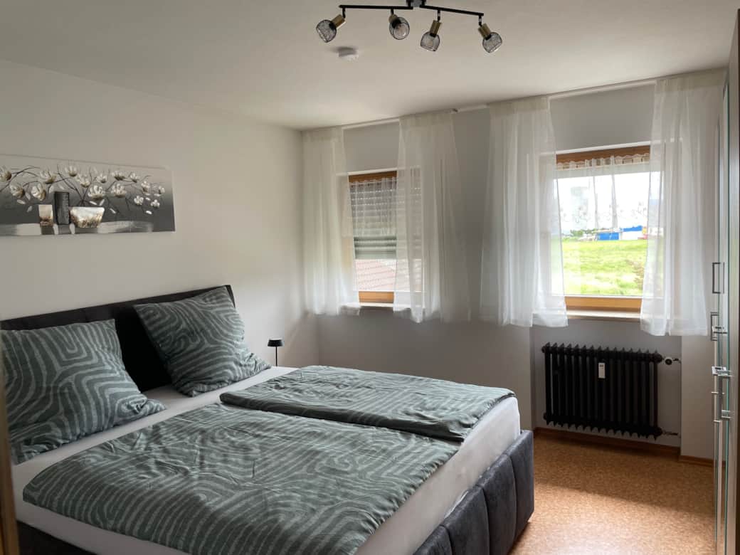 Schlafzimmer 1