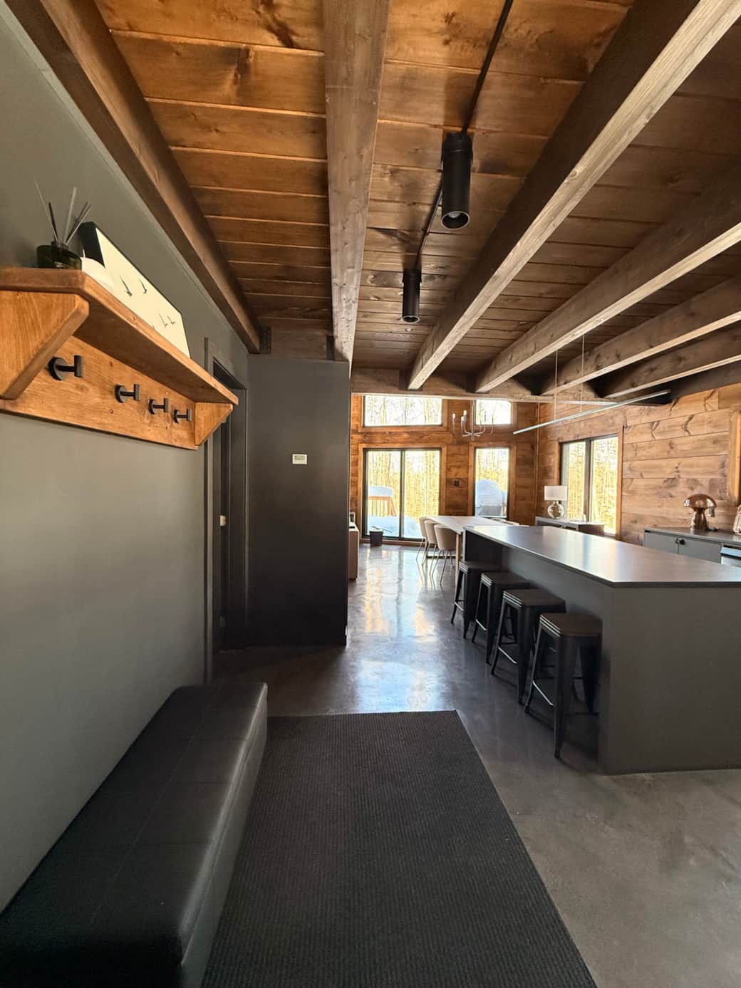 Entrée principale bien aménagée Entrée principale bien aménagée