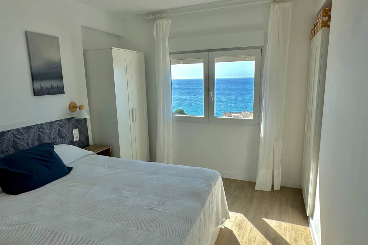 Master bedroom with sea views Nerja