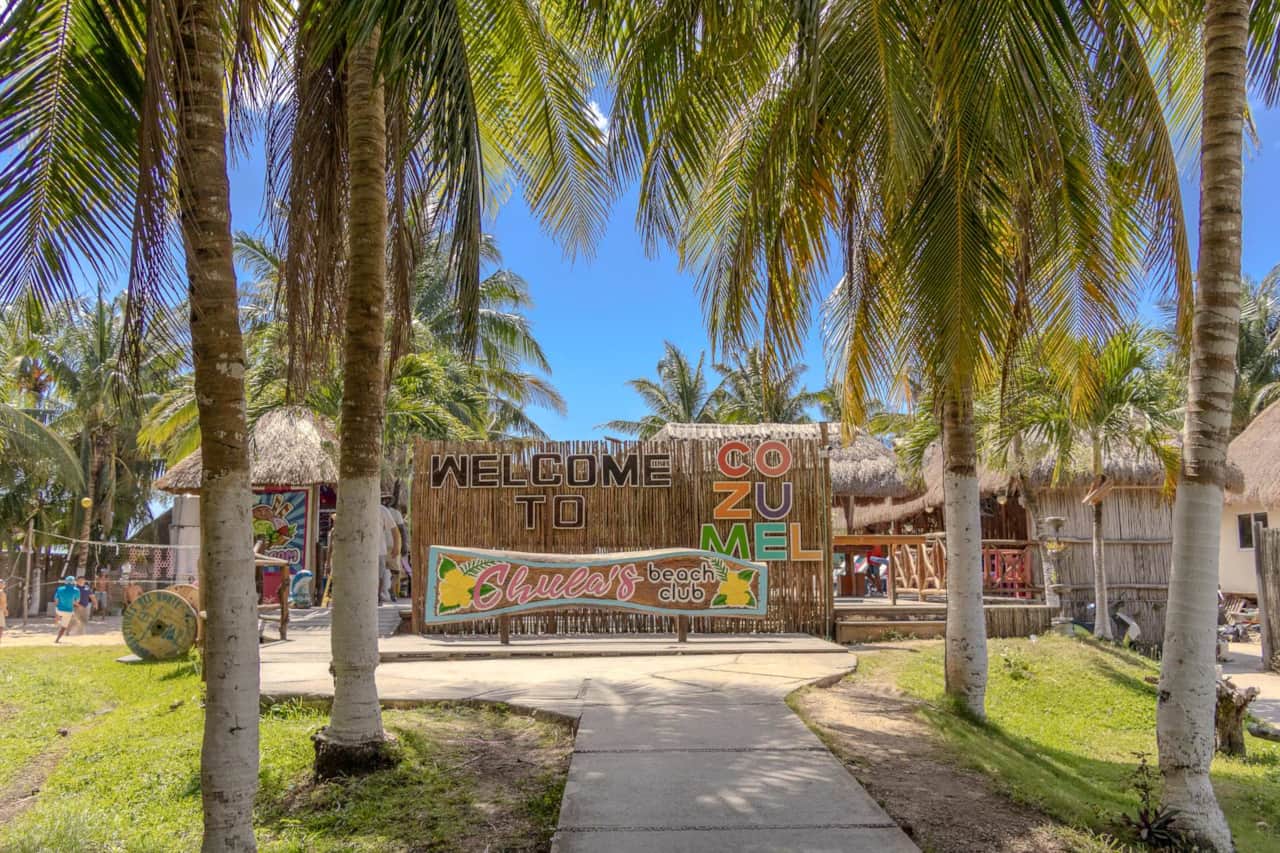Beach Club - Entrance
