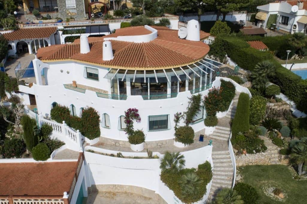 Mediterranean hillside villa overlooking the castle and coastline of Peñíscola, Spain Mediterranean hillside villa overlooking the castle and coastline of Peñíscola, Spain