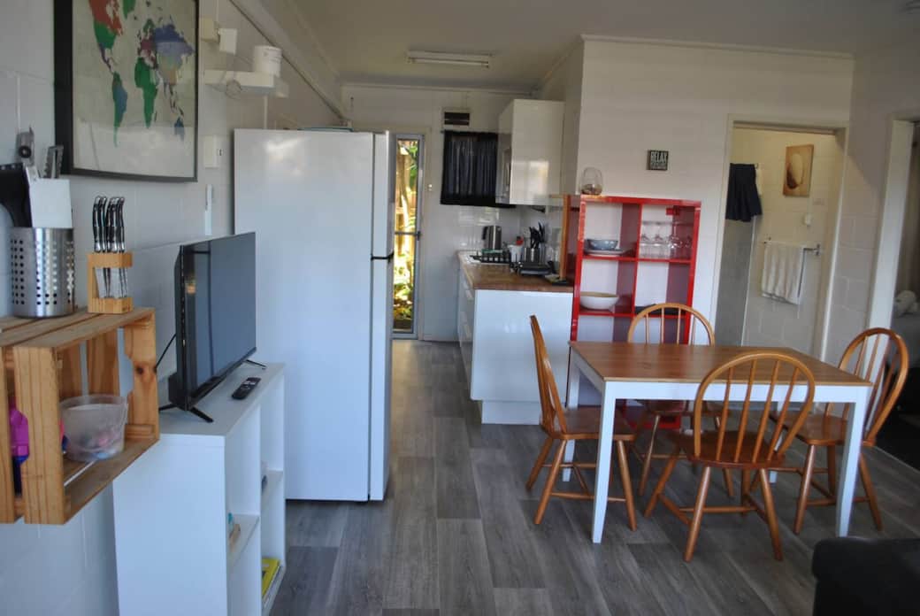 Dining area & Kitchenette