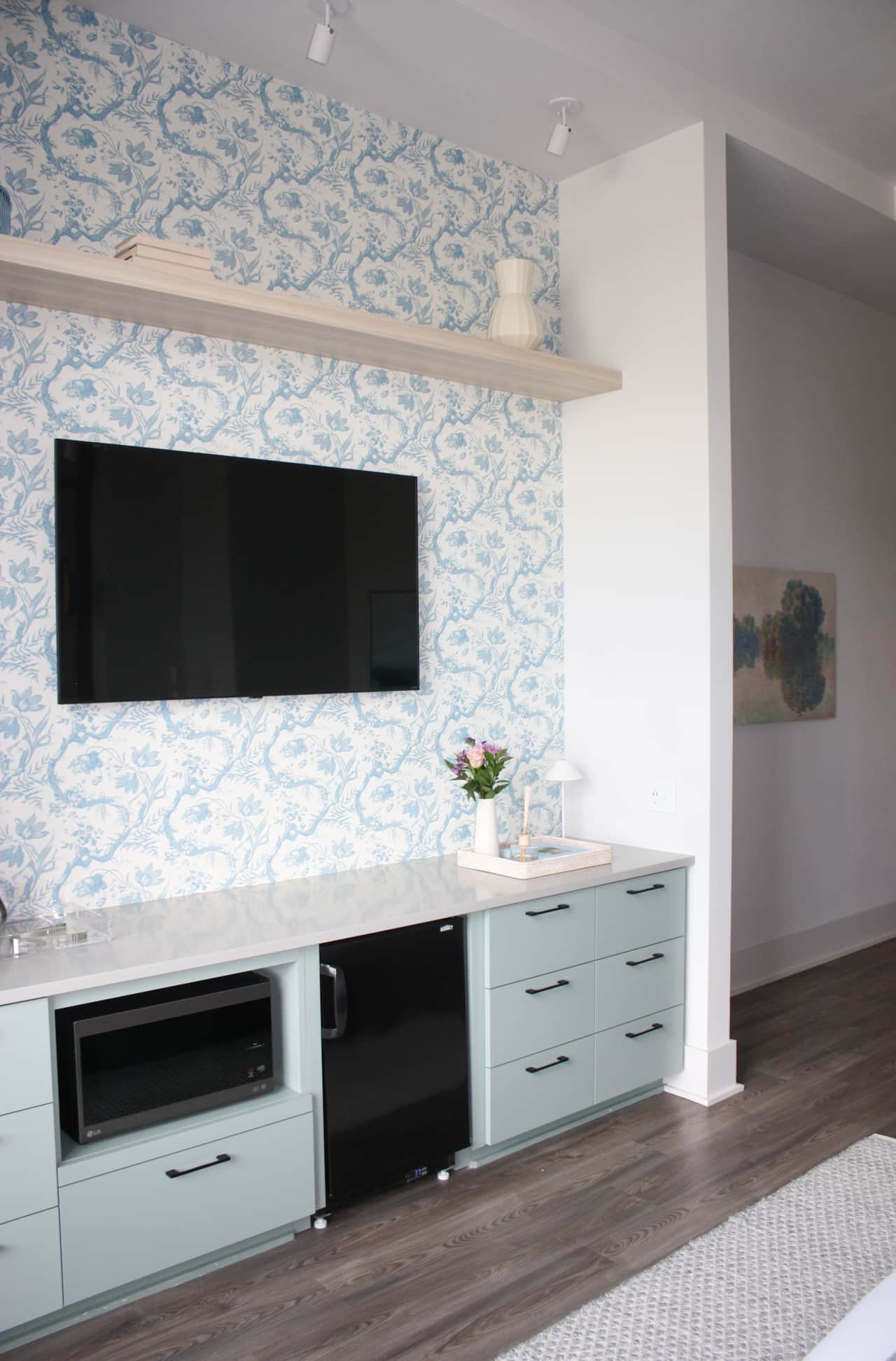 In-Room Comforts & Conveniences