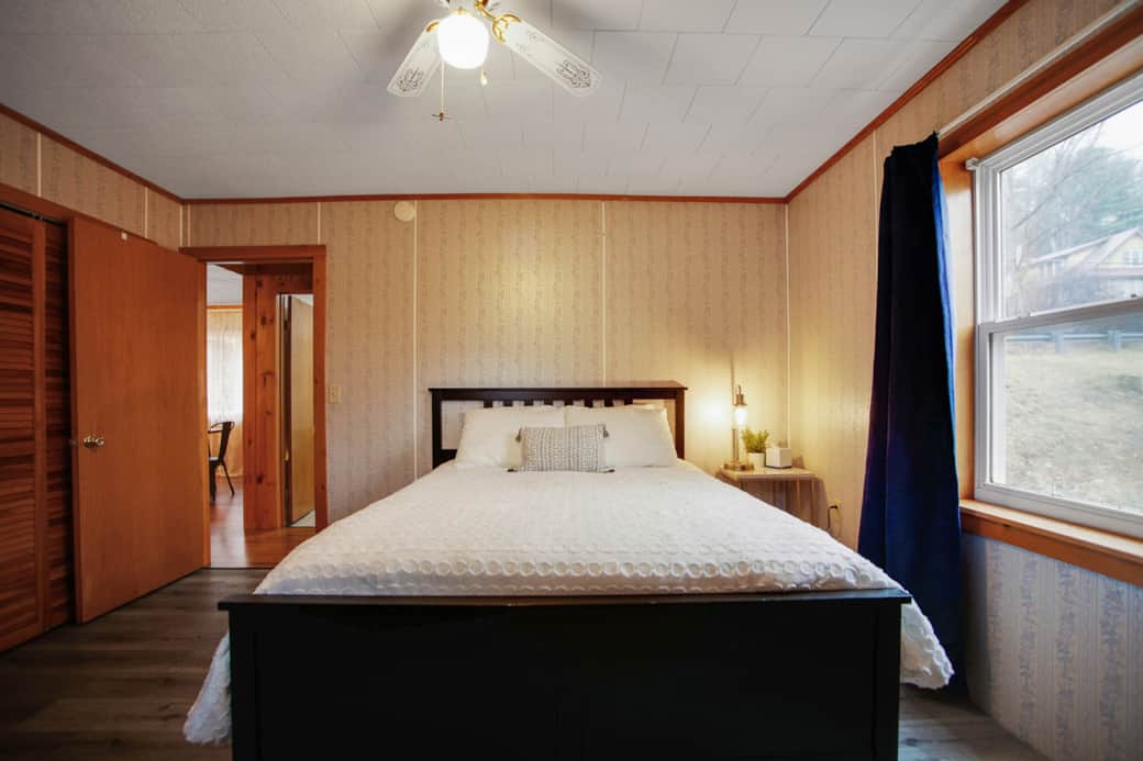 Bedroom 1 - Main floor, next to bathroom, AC, Queen Bed