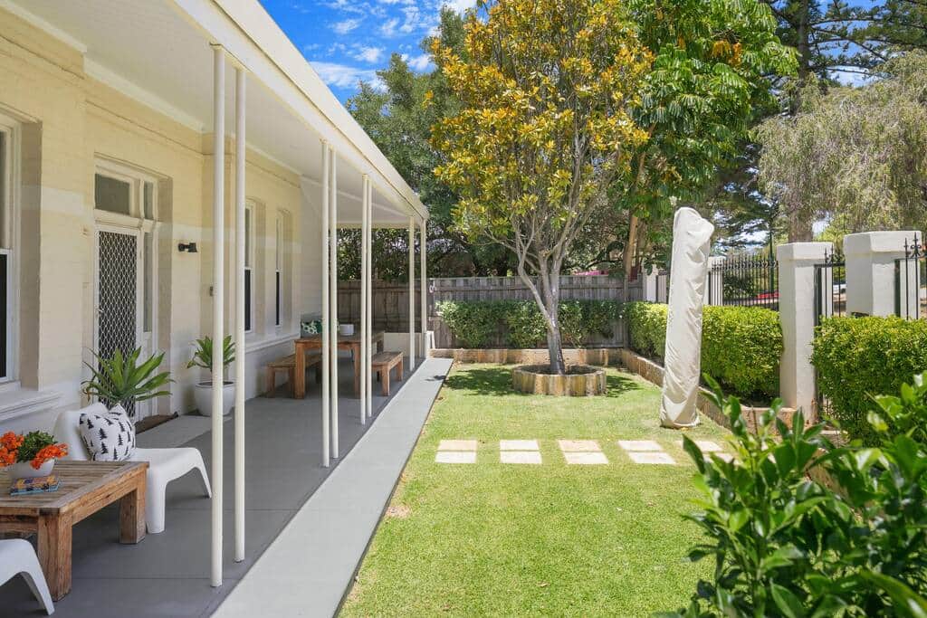 Front verandah 