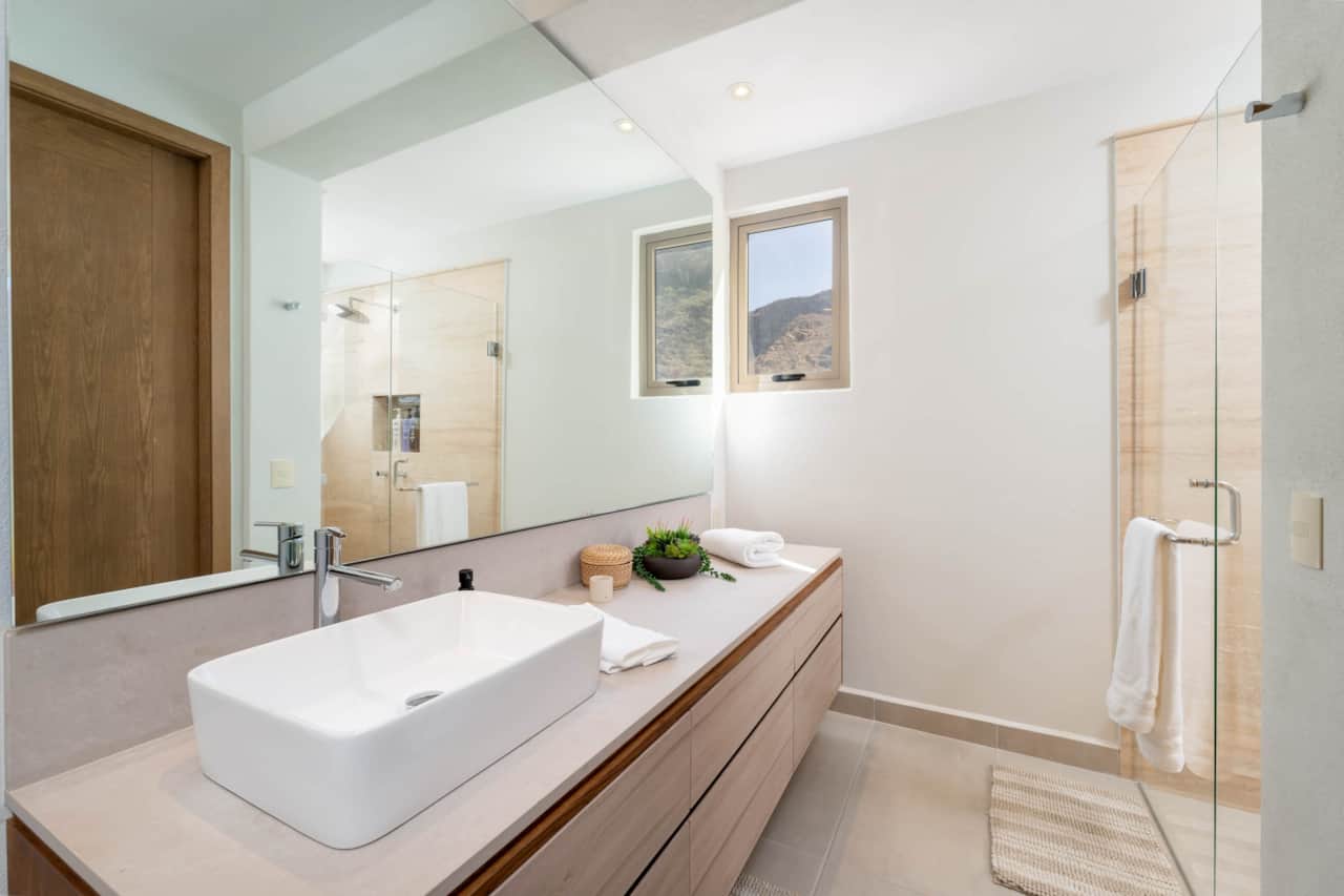 1301 Bedroom 2 Bath.jpg