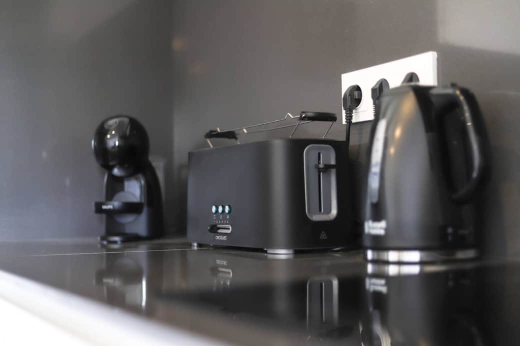 Wake up to fresh coffee and easy holiday comfort. Wake up to fresh coffee and easy holiday comfort.