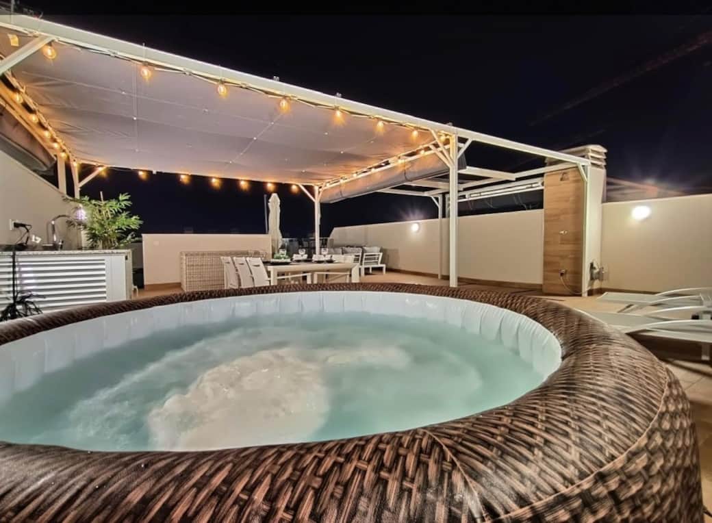 Dakterras met jacuzzi Dakterras met jacuzzi