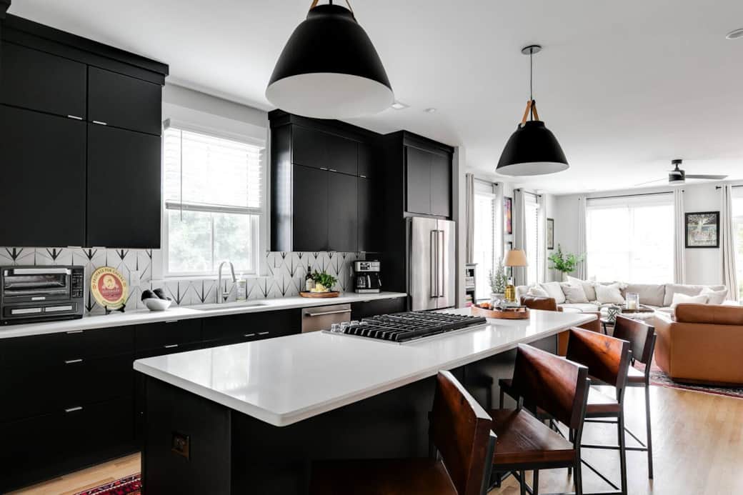 Fully stocked kitchen with gas burners