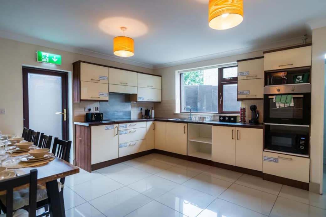 Full shared Kitchen