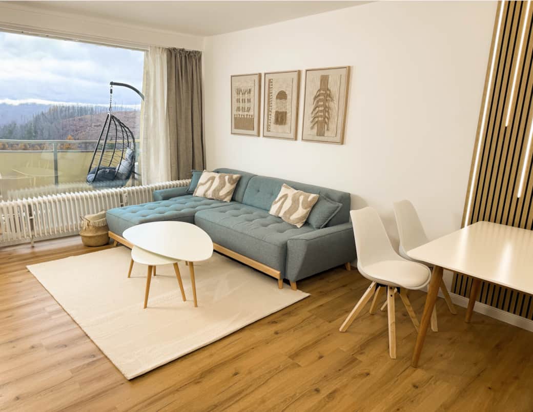 Wohn- & Essbereich mit Ausblick Wohn- & Essbereich mit Ausblick