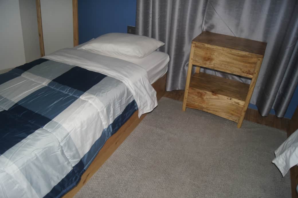 The Blue Room Bedroom - 2 Single Beds