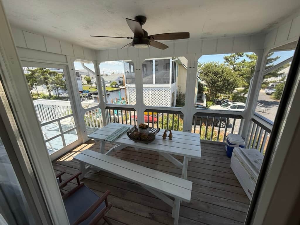 54E1A5AE D0BD 470B 9F20 4D1BD64FFC35 1 105 c