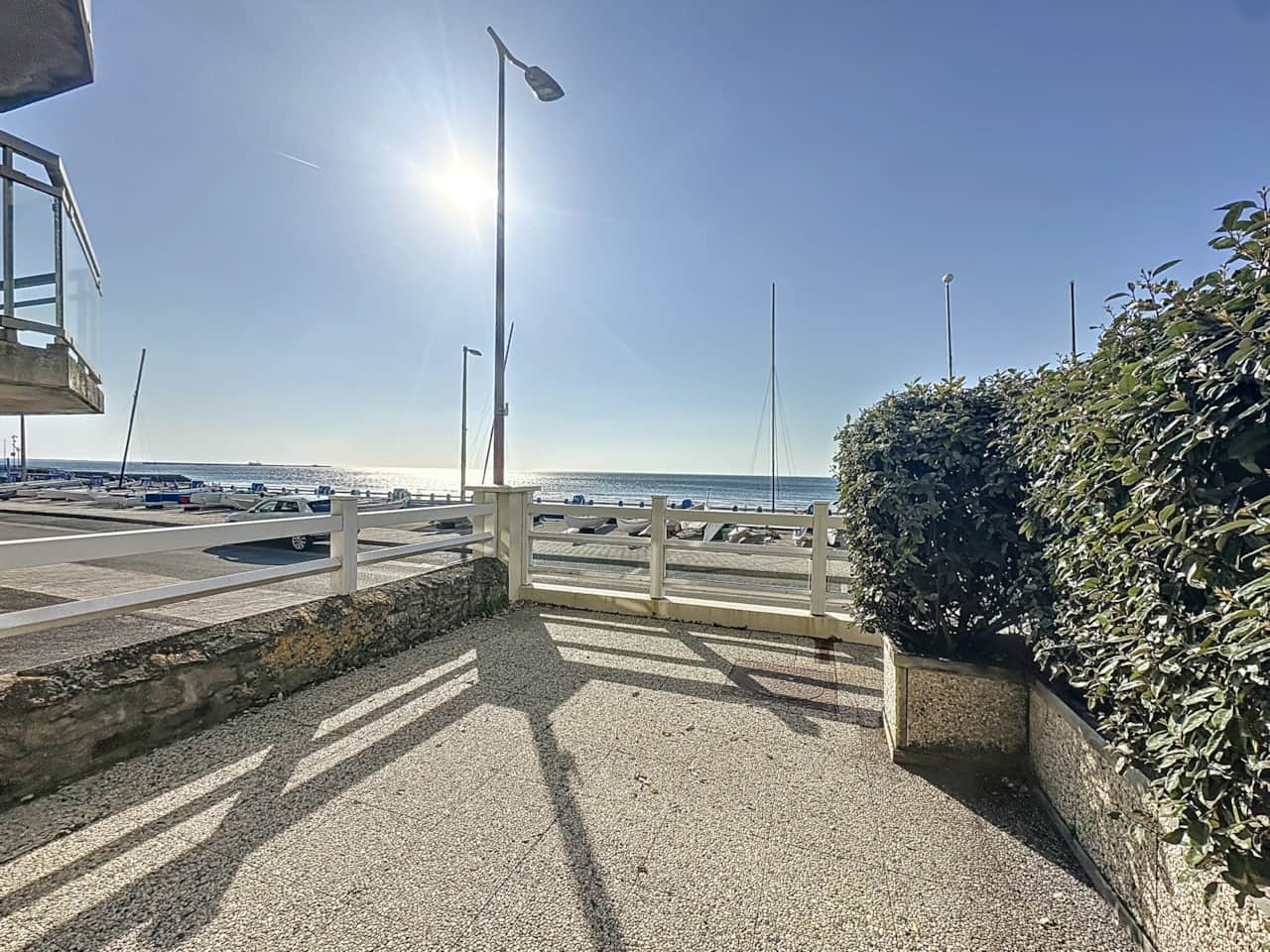 Terrasse face mer RDC
